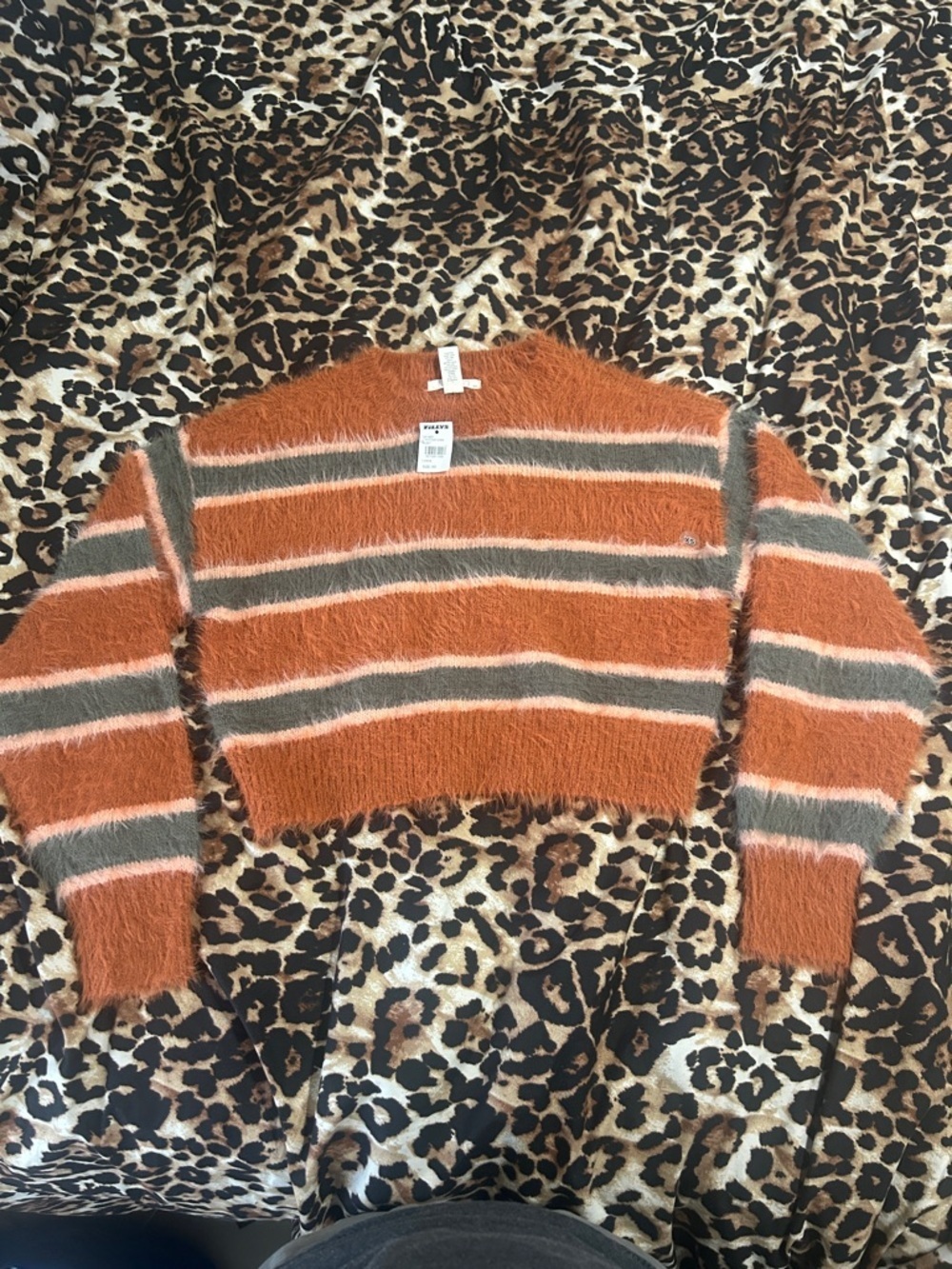 Full Tilt Fuzzy Cropped Crewneck Sweater in Rust, Gray & Pink